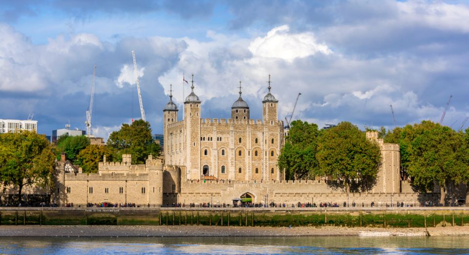 London: London Sightseeing Walking Tour With 30+ Sights - Key Points