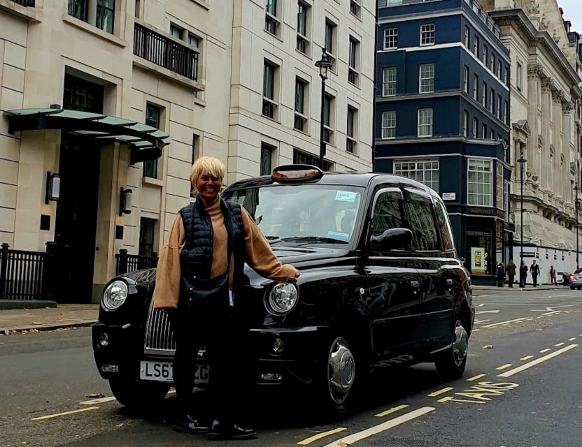 London: Monuments & Back Streets Guided Tour in Black Taxi - Key Points