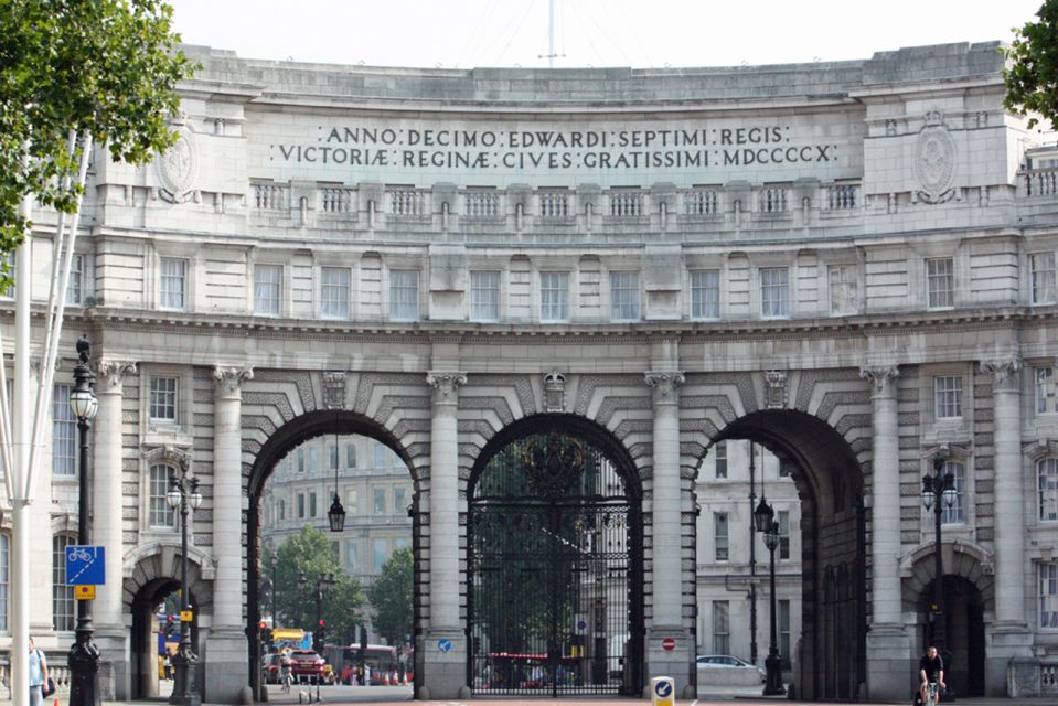 London: Smartphone Heritage Walks Trafalgar Square - Key Points