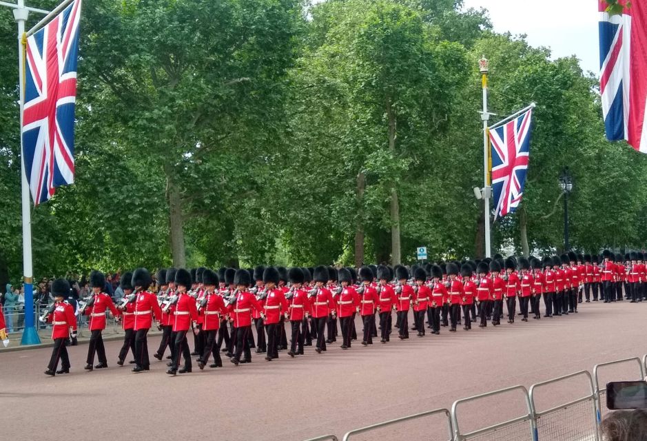 London: Westminster Abbey & Churchill War Rooms Walking Tour - Key Points