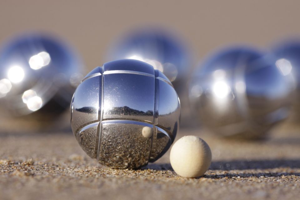 Lourmarin: Pétanque Lesson - Learning the Rules and Techniques