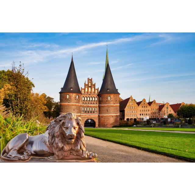 Lübeck: Private Maritime History Walking Tour & Museumshafen - Key Points