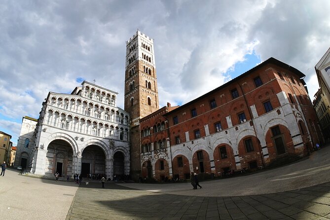 Lucca Tour of the Historic Center and Visit San Martino and San Frediano - Tour Details and Inclusions