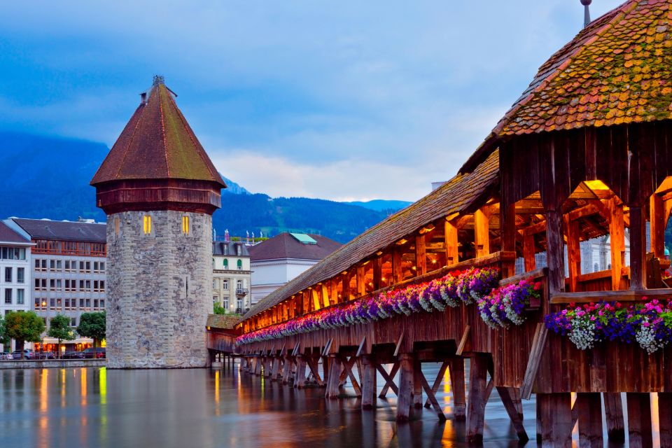 Lucerne: First Discovery Walk and Reading Walking Tour - Key Points