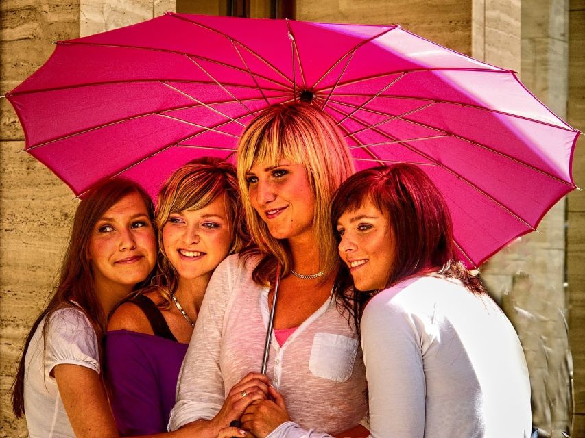 Lyon: Bachelorette Party Outdoor Smartphone Game - Key Points