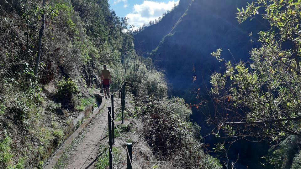 Madeira: Private Moinhos Levada Nova Walk Ponta Do Sol[ENGLISH TRANSLATION]:Madeira: Private Moinhos Levada Nova Walk Ponta Do Sol - Key Points