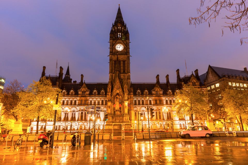 Manchester: First Discovery Walk and Reading Walking Tour - Key Points