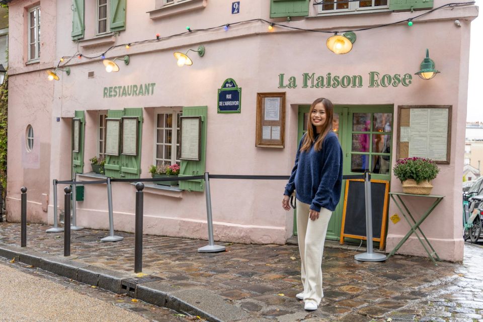 Montmartre Sacre Coeur Area Photoshoot by Paris Photographer - Key Points