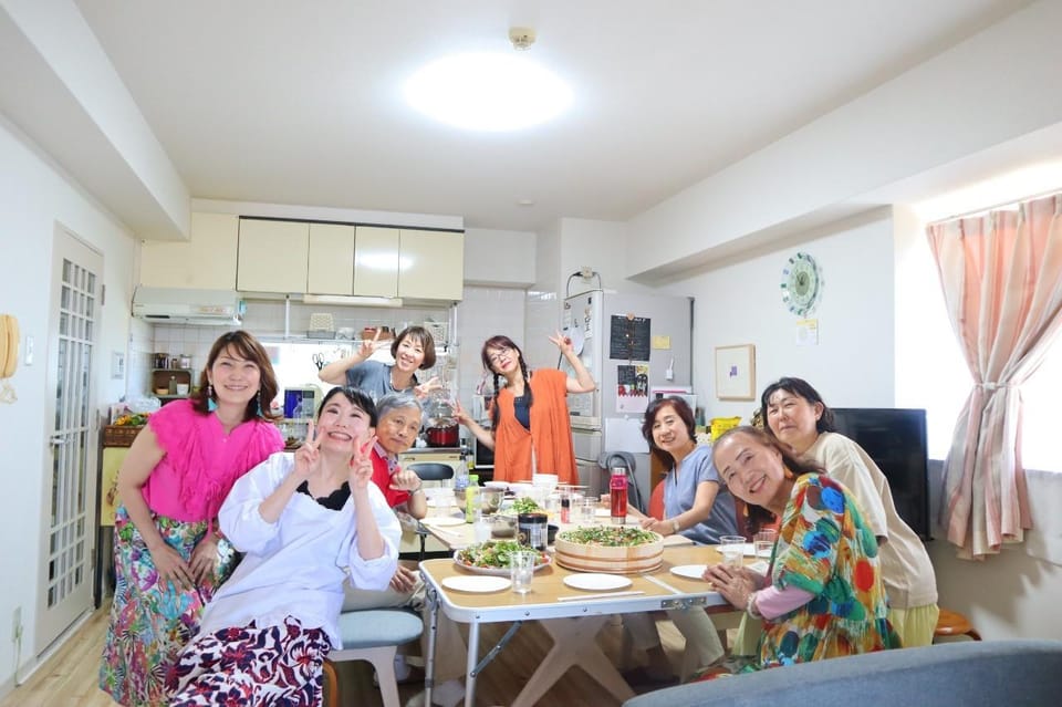 Near Toji：Sushi Experience With Cute Professional Sushi Chef - Key Points