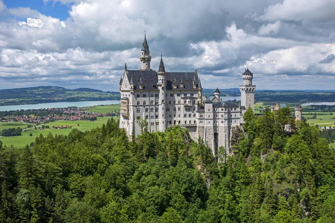 Neuschwanstein and Hohenschwangau Plus Highline 179 Private Tour - Key Points