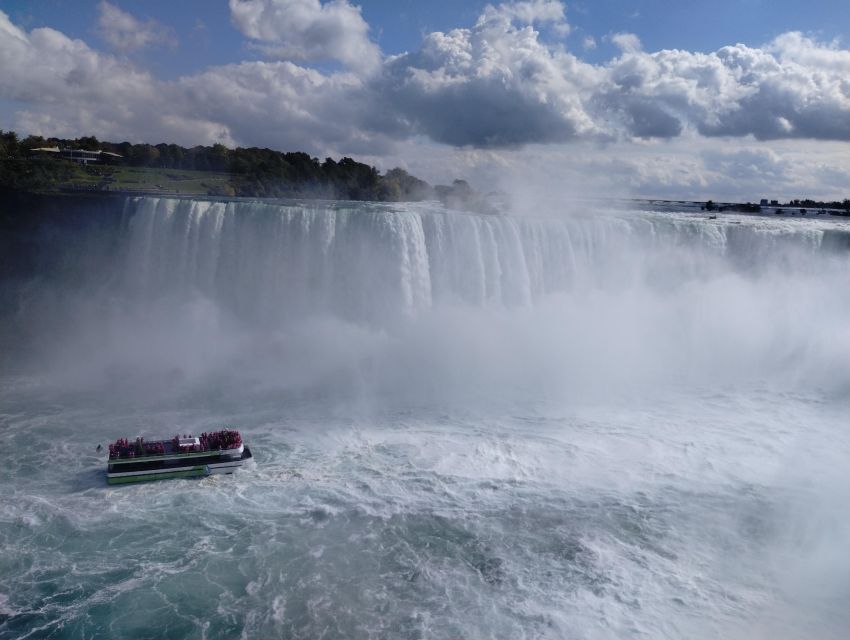 Niagara, Usa: Guided Tour With Boat, Cave of Winds, & Trolly - Key Points