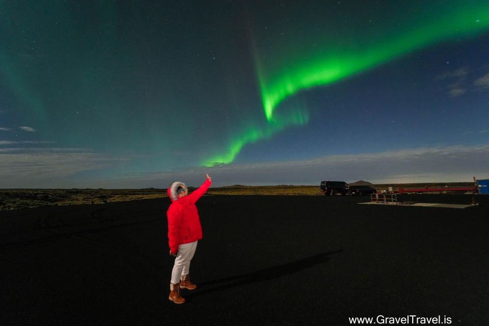 Northern Lights Tour From Reykjavik With Photography - Key Points