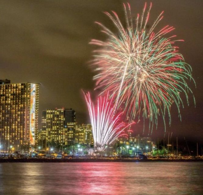 Oahu: Friday Night Fireworks Sailing in Small Groups - Key Points