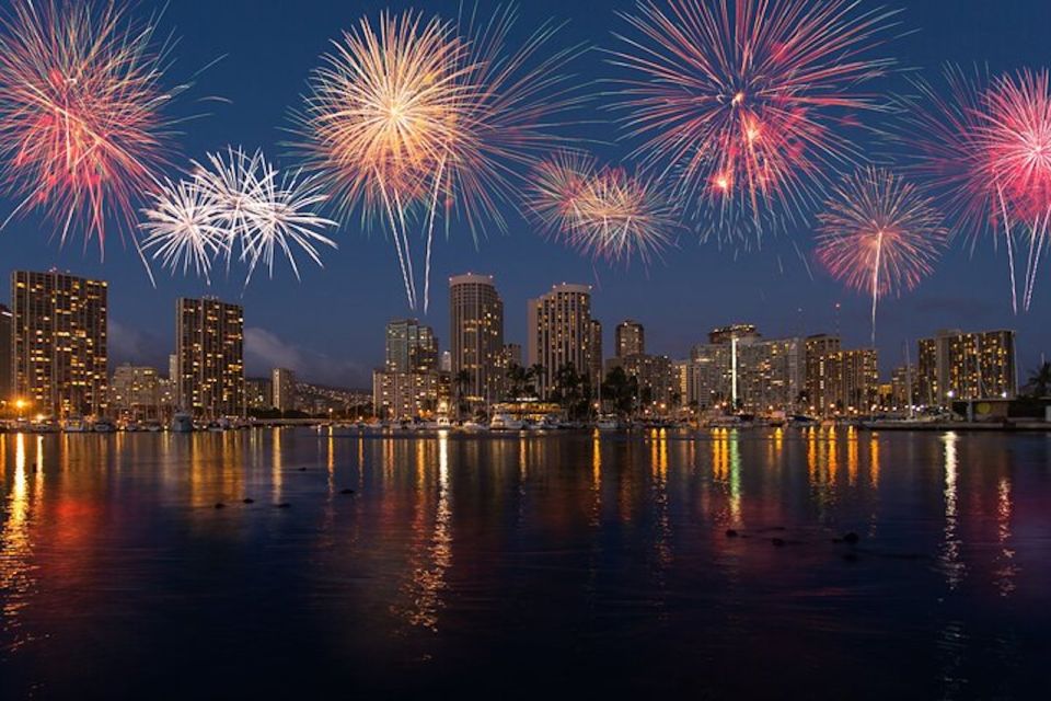 Oahu: Waikiki Fireworks Sail - Key Points