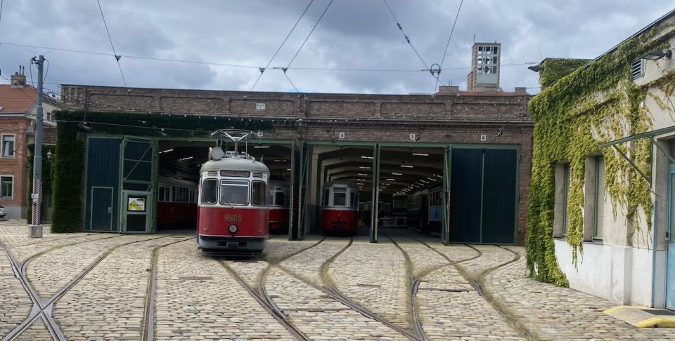 Oldtimer Tram Tour Vienna: With Tastings - Key Points