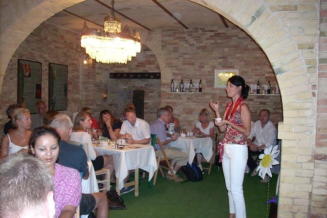 Organic Wine Tasting & Professional Tasting of Olive Oil in the OIL MUSEUM - Key Points