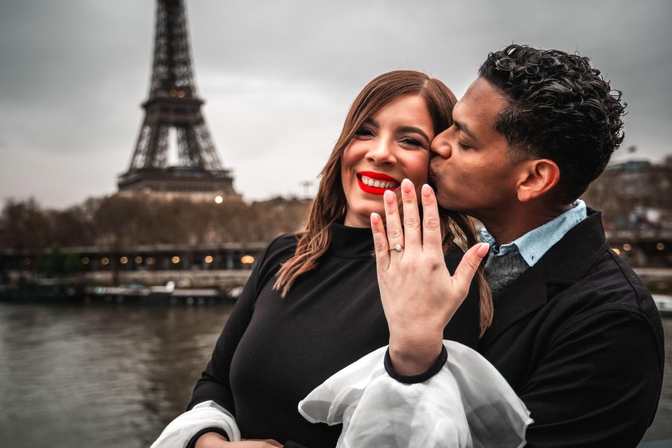 Paris: Private Photography Session at the Eiffel Tower - Key Points