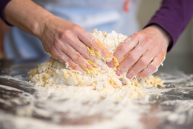 Pasta Cooking Experience in Florence - Key Points