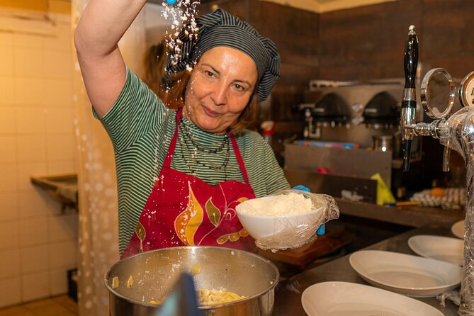 Pasta & Tiramisu: Authentic Cooking Class - Key Points