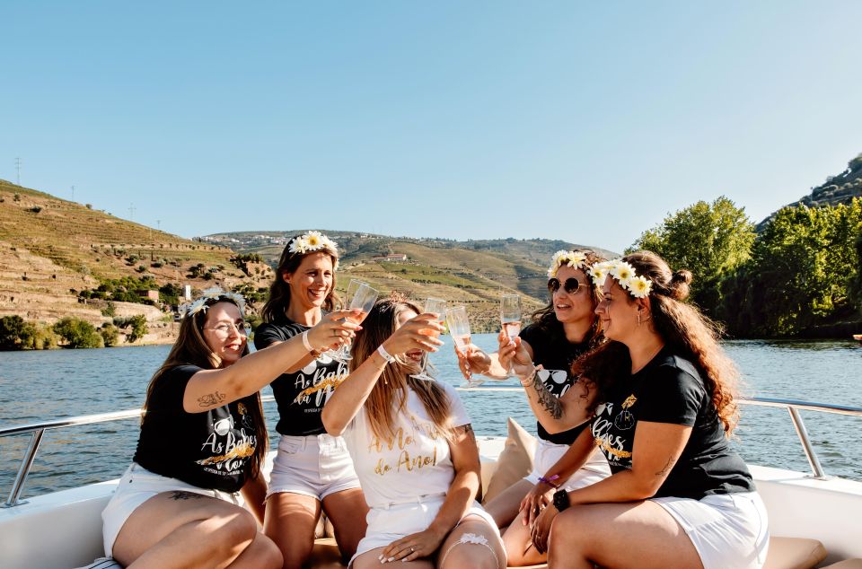 Pinhão: Boat Cruise at Sunset With Sparkling Wine - Mesmerizing Douro Valley Sunset