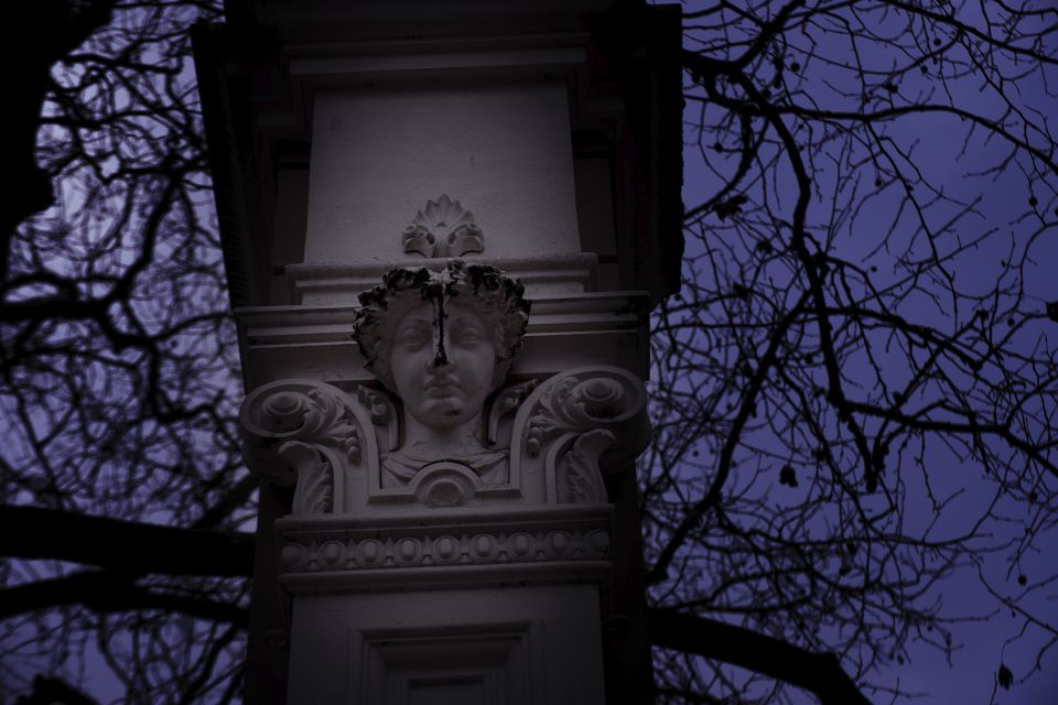 Portland: Ghosts, Poltergeists, and Psychopaths Walking Tour - Explore Haunted Downtown Locations