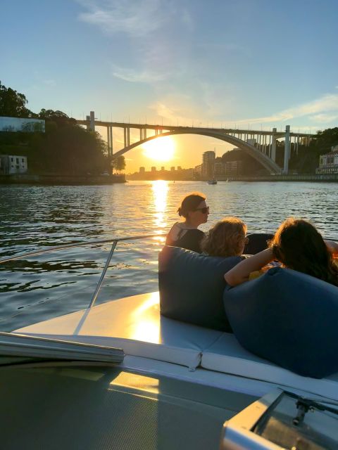 Porto Boat: Bridges, River Mouth & SUNSET W/ DRINKS | SHARED - Key Points