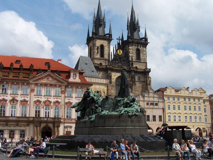 Prague: 2-Hour Old Town and Jewish Ghetto Walking Tour - Key Points