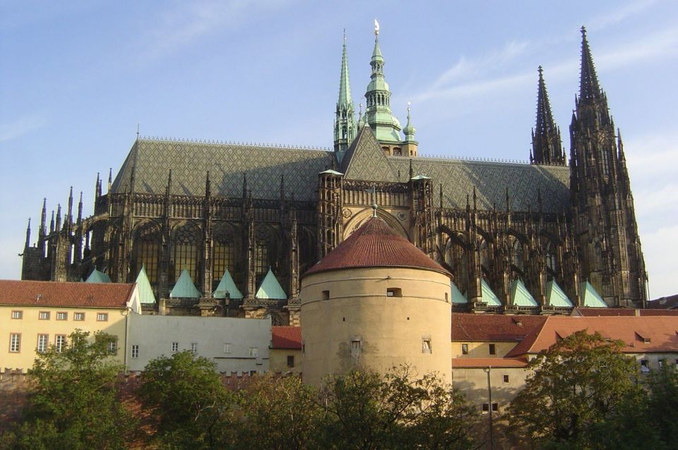 Prague: Castle and Lesser Town Walking Tour With Local Guide - Key Points