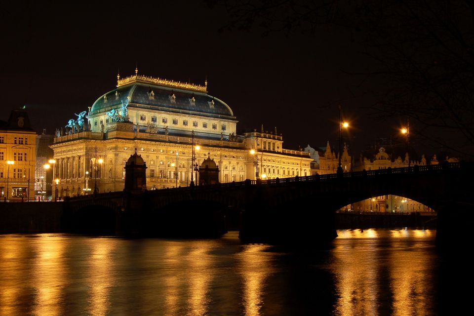 Prague: City Tour and Dinner Cruise With Hotel Pickup - Key Points