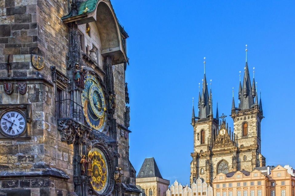 Prague Highlights 3-Hour Bus and Walking Tour - Key Points