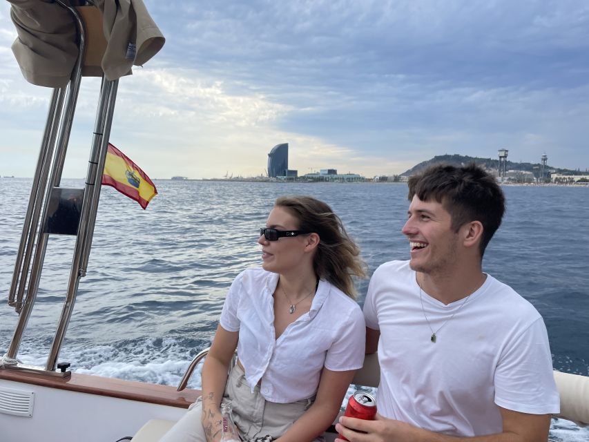 Private Classic Yacht Tour With Drinks and Snacks - Key Points