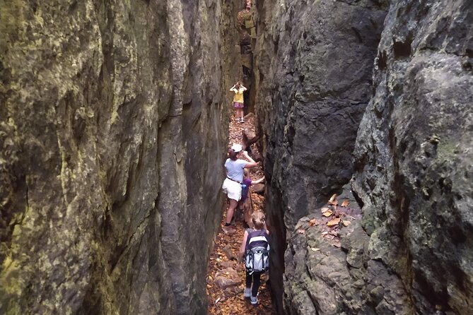 Private Nottawasaga Bluffs Caves Hiking Tour,Collingwood/Creemore - Key Points