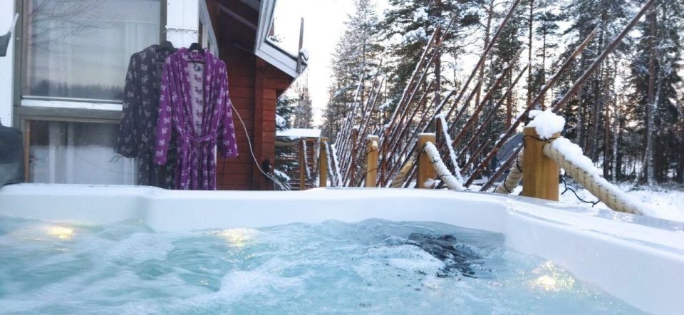 Private Traditional Finnish Wood Sauna and Hot Pool - Key Points