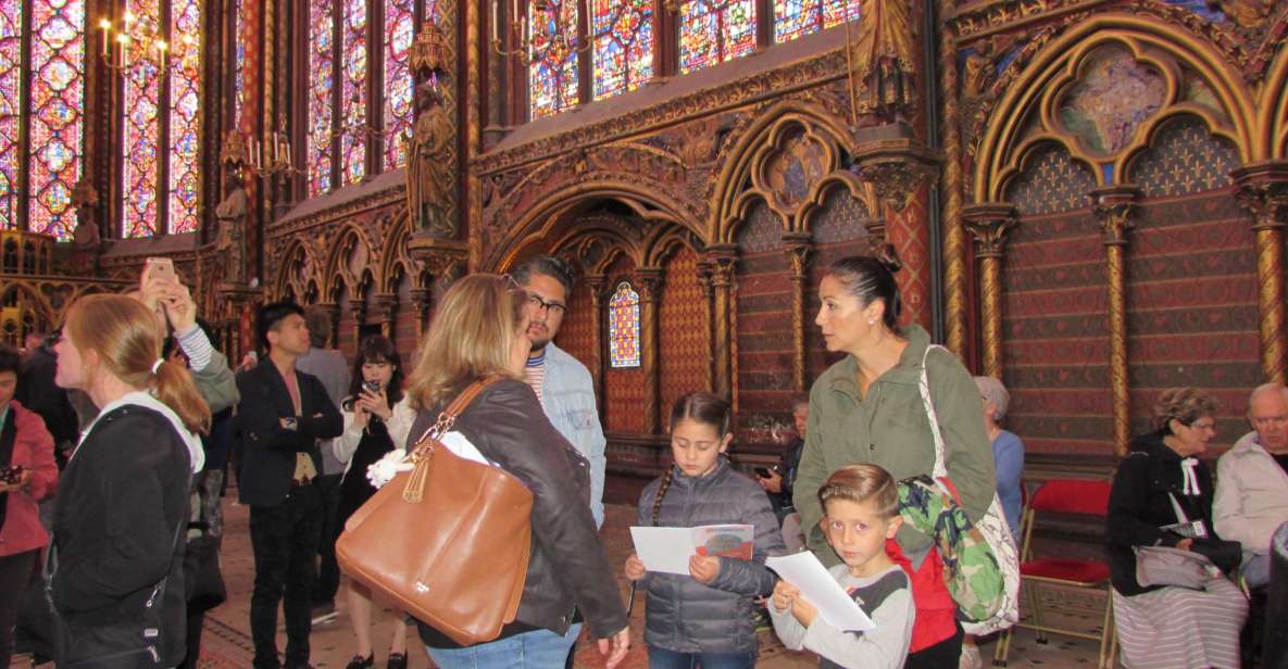 Private Treasure Hunt Around Notre Dame for Families & Kids - Key Points