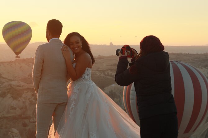 Professional Photoshoot With Hot Air Balloons in Cappadocia - Key Points