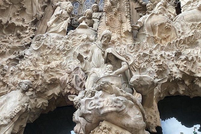 Sagrada Familia Private Tour With Expert Guide - Overview of the Tour