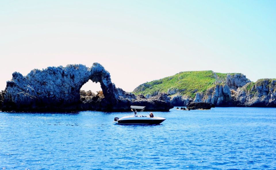 Santa Ponsa: BOAT Tour Without License. Be the Captain! - Key Points