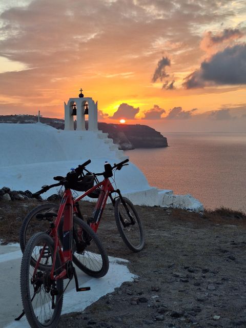 Santorini: E-Bike Sunset Tour Experience