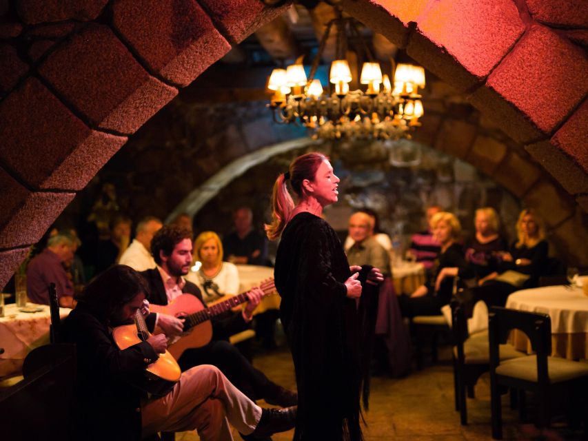 Semi Private Oporto Fado Show With Dinner - Key Points