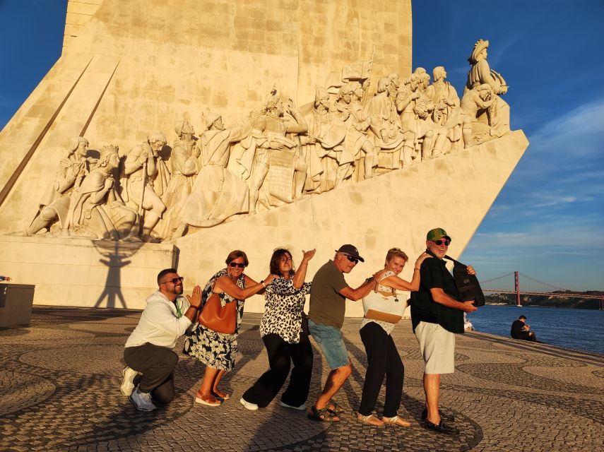 Sightseeing Tour in the City of Lisbon in a Panoramic Tuktuk Classic - Key Points