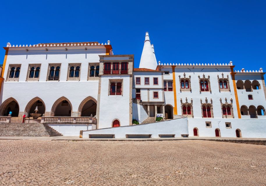 Sintra Scavenger Hunt and Sights Self-Guided Tour - Key Points