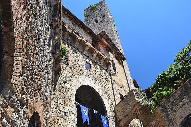 Small-Group Vernaccia Di San Gimignano Wine Tour - White and Red Wines - Key Points