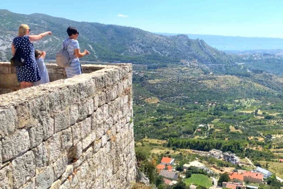 Split: Klis Sunset Sightseeing Bus Tour - Key Points