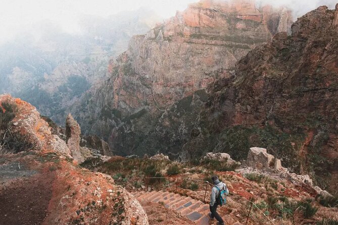 Sunrise and Self-Guided Hike From Pico Do Arieiro to Pico Ruivo. - Overview of the Hike