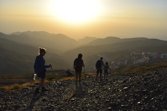 Sunset at 2,500m in Sierra Nevada - Key Points