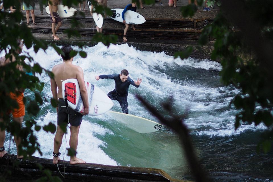 Surfing on Munich All Year Even Winter: Englischer Garten - Key Points