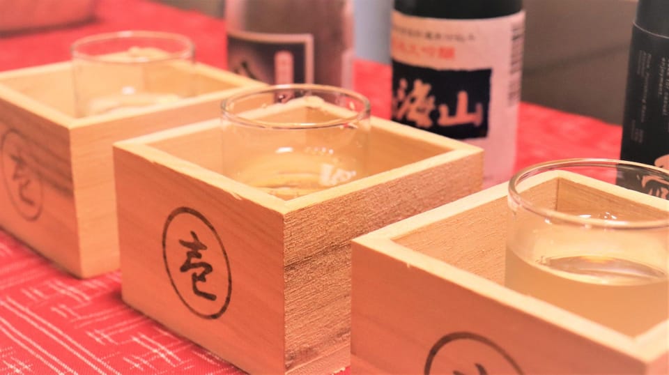 Tokyo Shinjuku: Sake Tasting Experience With Snacks - Key Points