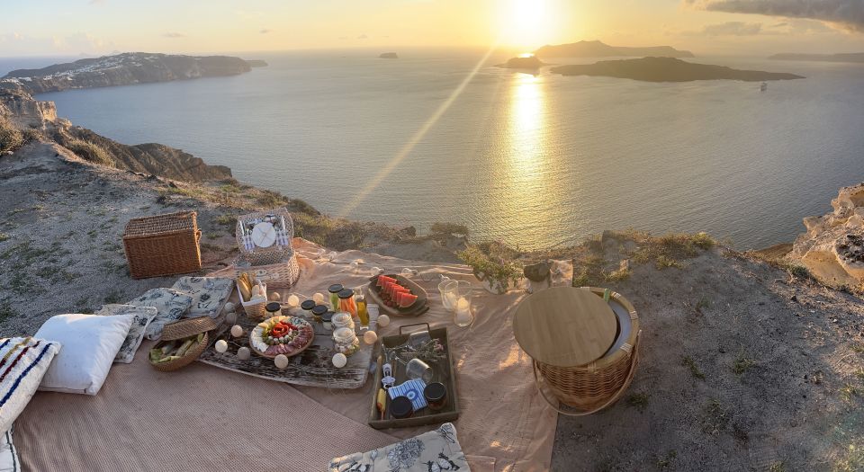 Uncrowded Santorini Sunset PicNic - Key Points