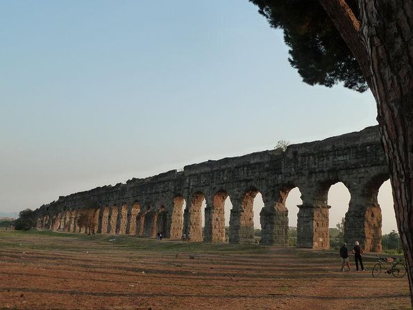 Urban Hike to the Aqueduct Park in Rome - Key Points