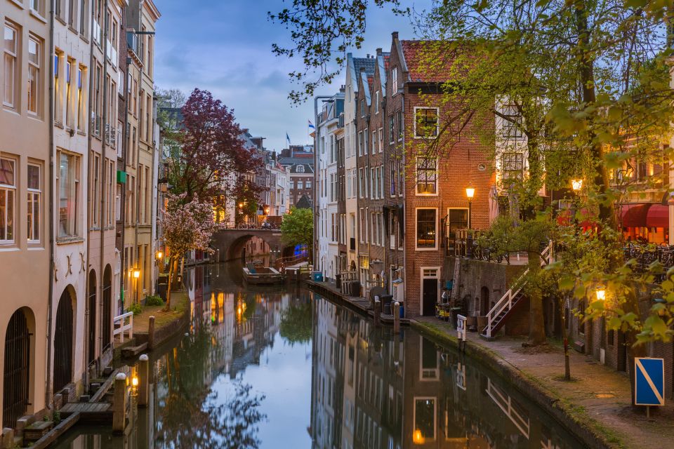 Utrecht: Walking Tour With Audio Guide on App - Key Points